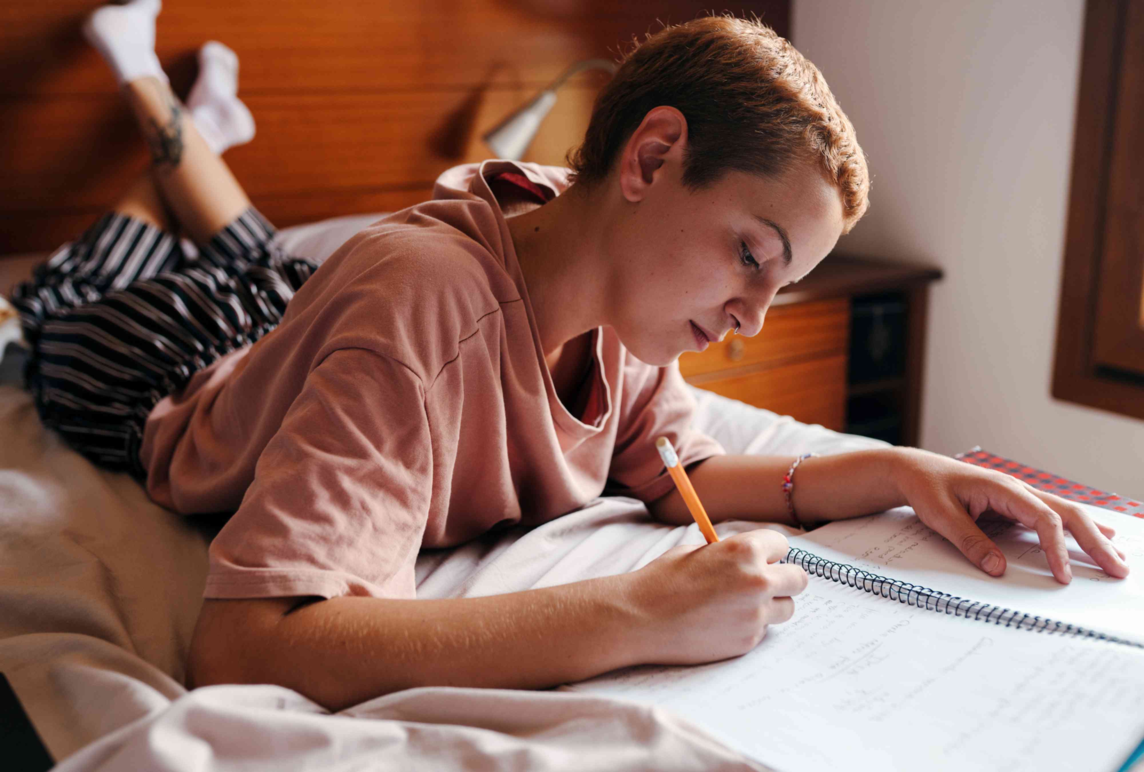 Boost Your Focus: How Early Risers Conquer Distraction and Excel at Work